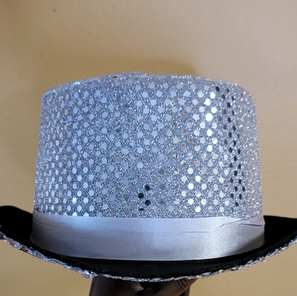 SEXY ROCKETTE COSTUME - Picture 5 of 6